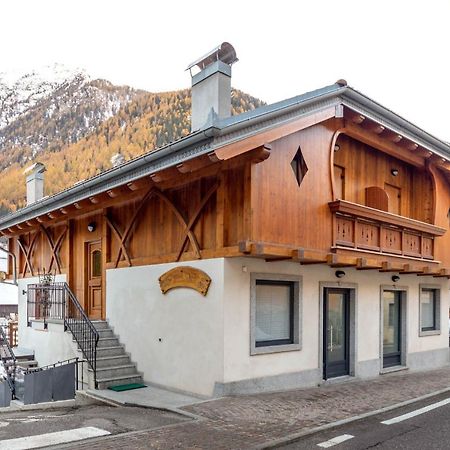 Ferienwohnung Casa Elena Rabbi Exterior foto