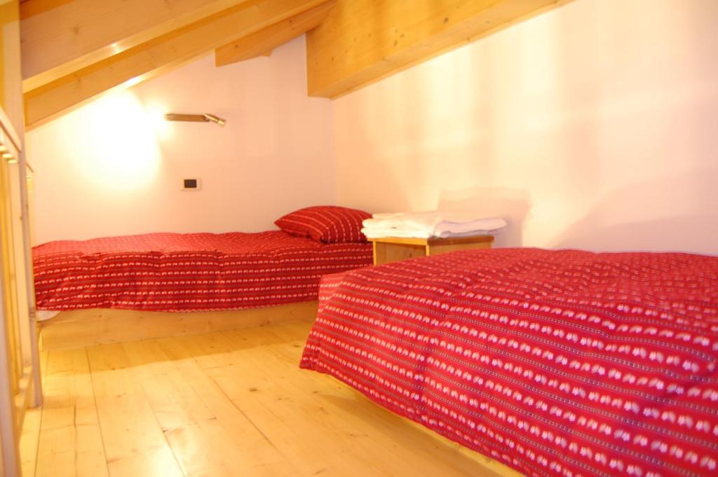 Ferienwohnung Casa Elena Rabbi Zimmer foto